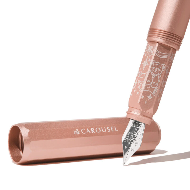 Ferris Wheel Press - Limited Edition - Aluminium Carousel Fountain Pen - Rose Petal Plush - F - Bilde 2